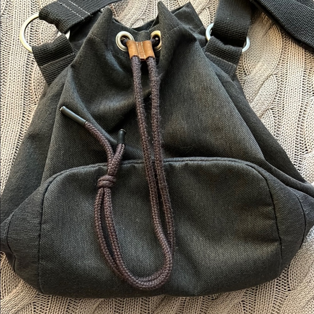 MEC Black Crossbody Bag with Textured Fabric and Silver Hardware - Picture 2 of 6